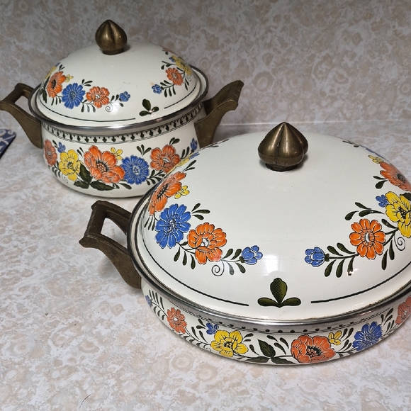 Other - Decorative Floral Enamel Casserole Dish with Lid - Cream, Orange & Blue